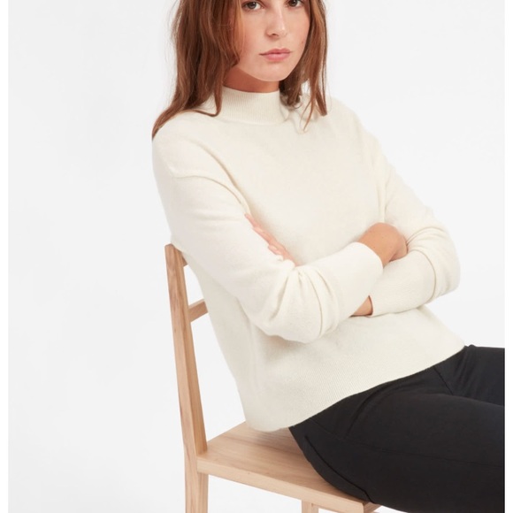 Everlane Sweaters - Everlane cashmere mock neck sweater size small